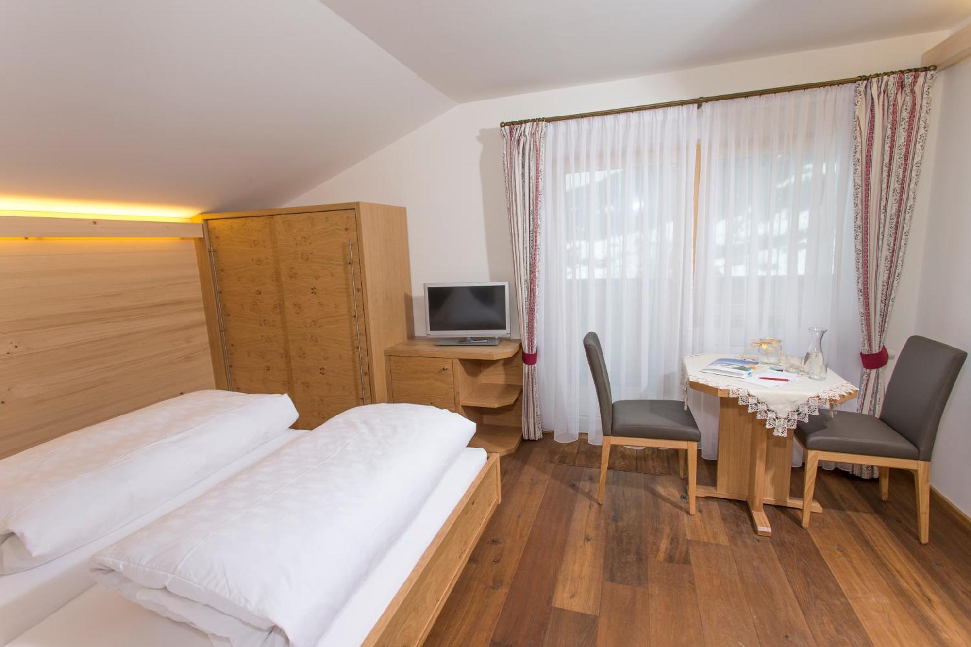 Gaestehaus Mathies Mittelberg Rom bilde